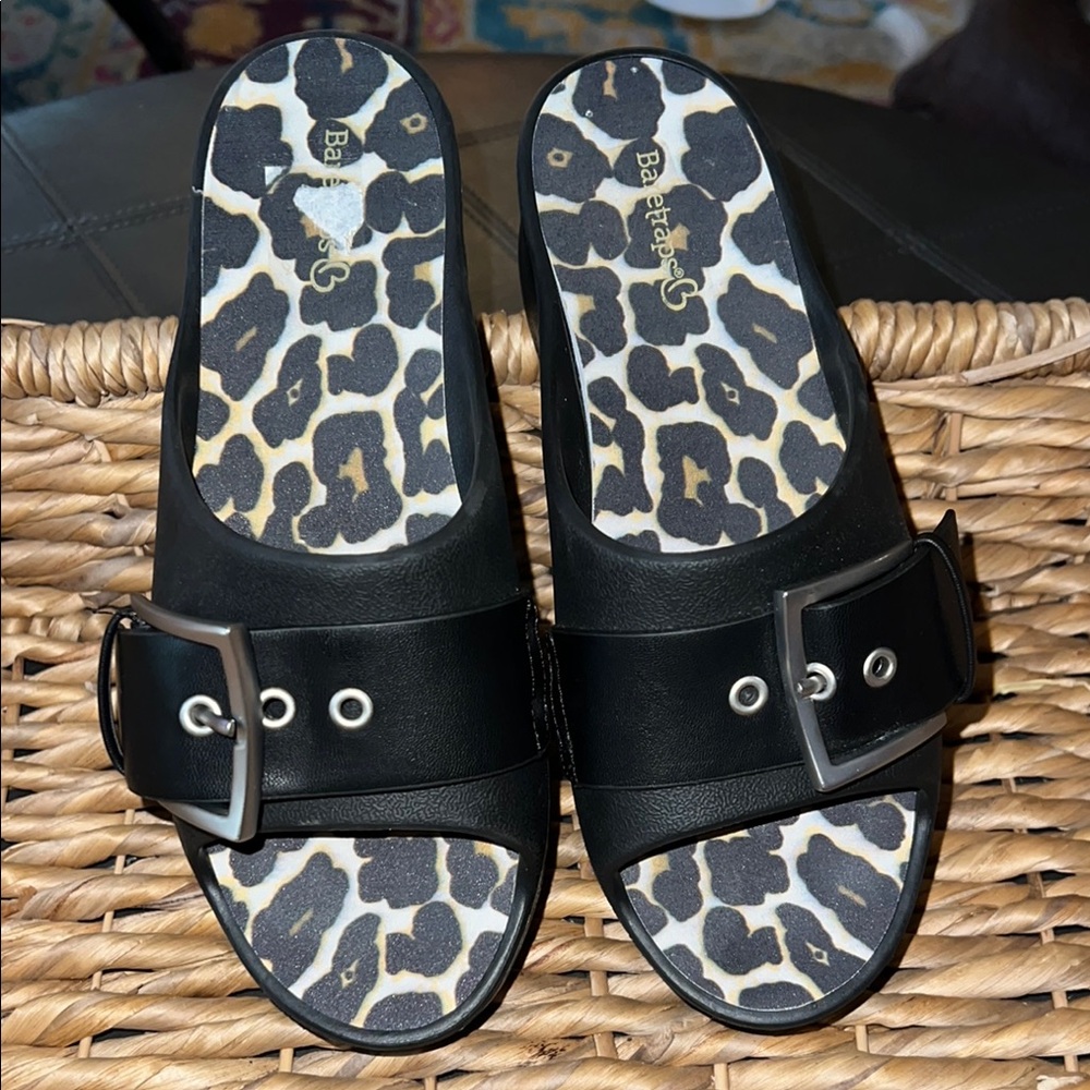 BareTraps Black Slide Sandals Safari-Inspired Design leopard platform buckle